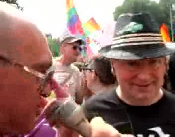 bologna-pride-2012-franco-grillini-socio-fondatore-arcigay-consigliere-regionale-lgbt-in-emilia-romagna