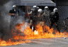 la-rivolta-incendia-atene