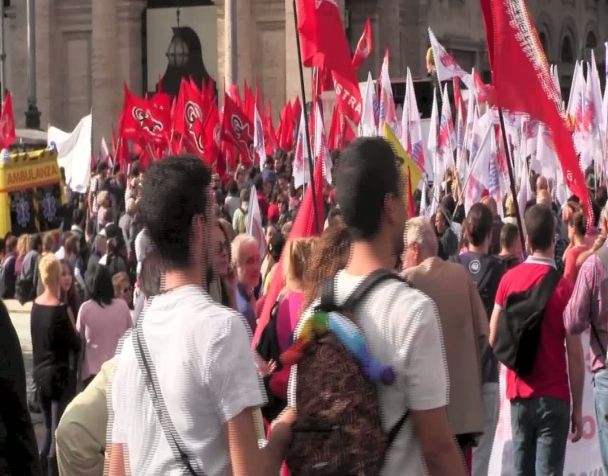 il-corteo-per-la-costituzione-gente-convinta-ma-poca-chiarezza-dal-palco