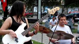 musica-con-the-witches-beat-it